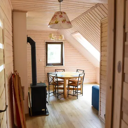 Pod Swierkami Apartman Małe Swornegacie